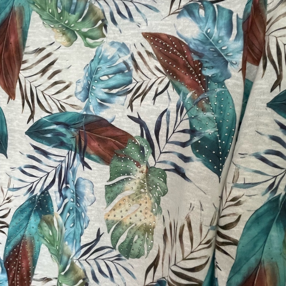 Milano feather and leaf Print Women's Top​​​​​ - Picture 2 of 5